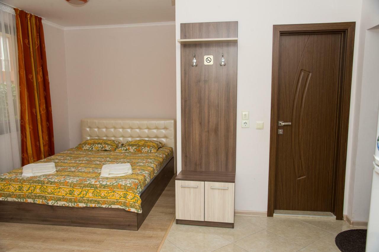 Apart Lev Ravda Exterior photo